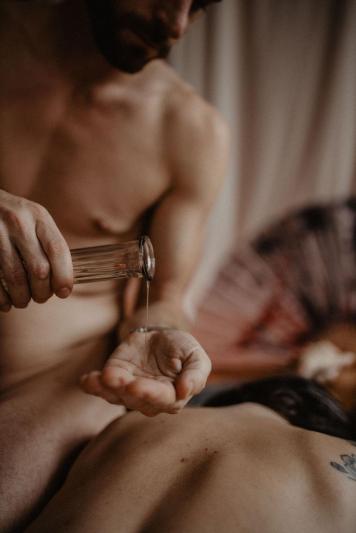 Massage Tantrique : Rituel Massage tantrique dans la tradition indienne pour femme et homme à Liège